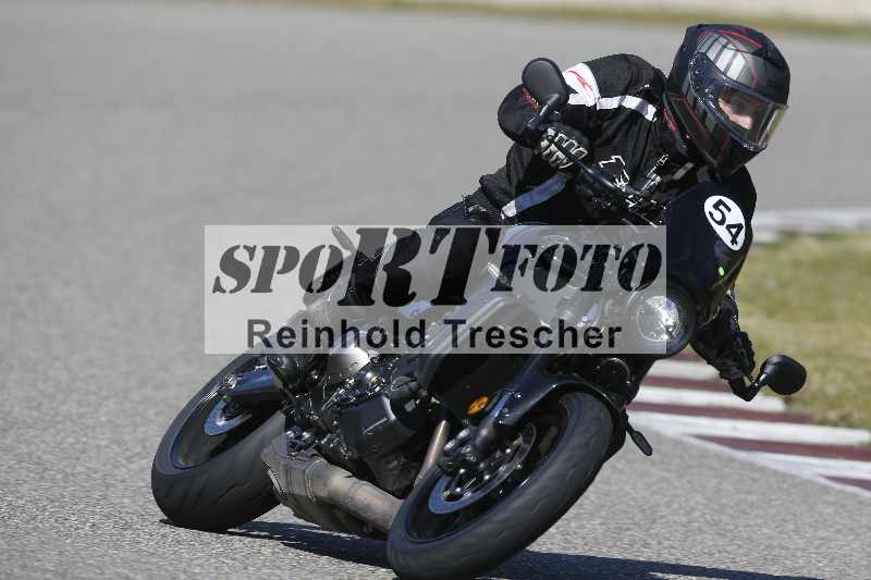 /01 02.04.2026 MAZ ADR/Gruppe gelb Gruppe gruen/54